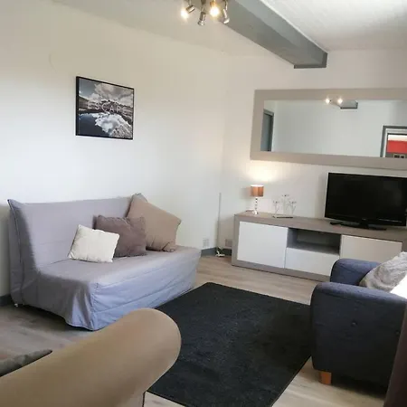Holiday home Maison De 5 Avec Piscine Privee Sauna Et Terrasse A Poussieu *